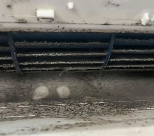 灵寿空调吹的风有股烧焦味是怎么回事